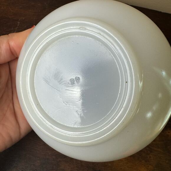 Currier & Ives Milk Glass Bowl Mar-Crest Kids on a Fence Gate Scene 1970s 1960s - Picture 4 of 8